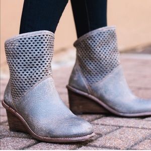 Bed Stu Wedge Boots